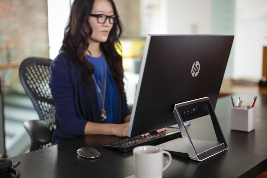 HP S240uj back2 HP S240uj back2